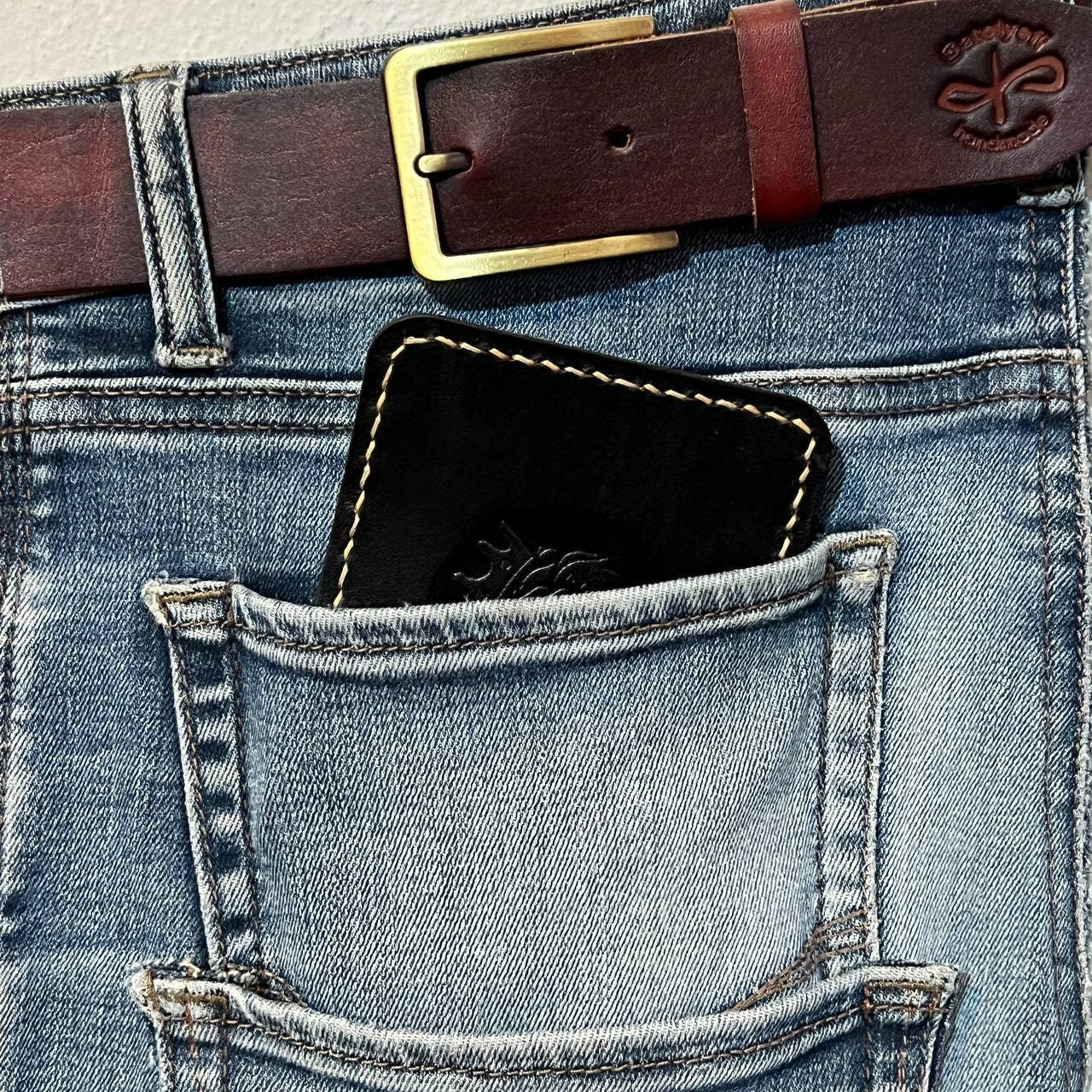 Personalized Black Leather Wallet: Custom Engraving, Timeless Lion Design, Sleek & Stylish